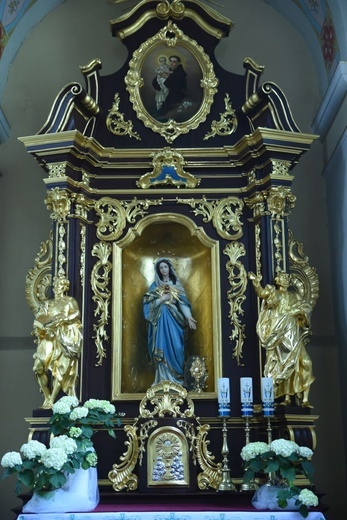 Poświęcenie odnowionego kościoła w Oleśnie