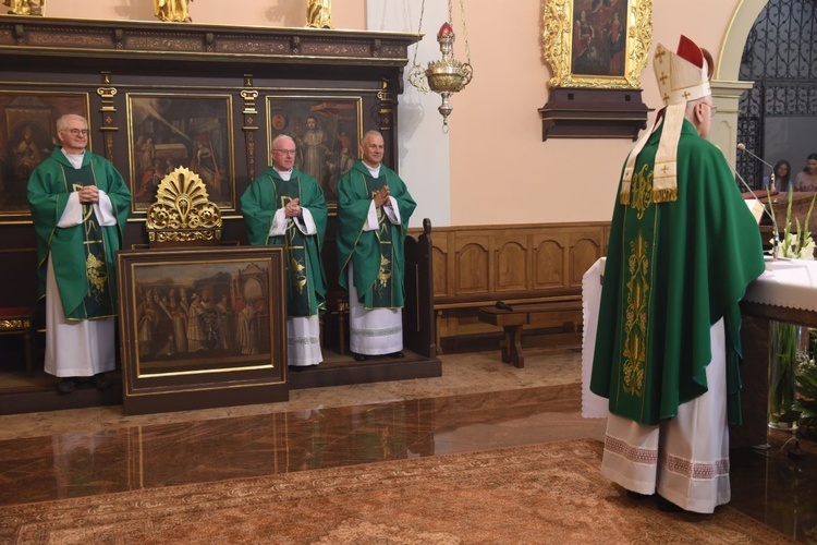 Poświęcenie odnowionego kościoła w Oleśnie