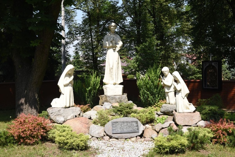 Poświęcenie odnowionego kościoła w Oleśnie