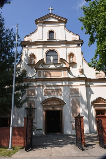 Poświęcenie odnowionego kościoła w Oleśnie