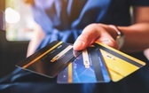 Karty kredytowe – dodatek do budżetu domowego czy obciążenie?