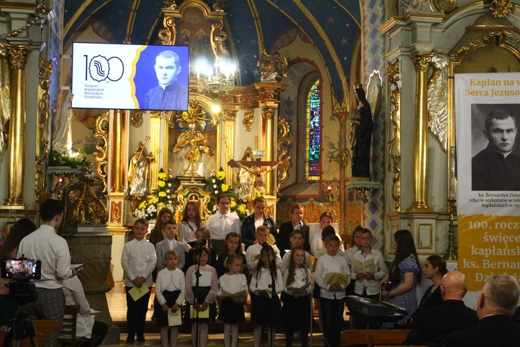 Ujanowice. Setna rocznica święceń kapłańskich ks. Bernardyna Dziedziaka