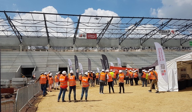 Katowice. Budowa stadionu GKS-u. Piłkarze mogą tu grać już wiosną przyszłego roku