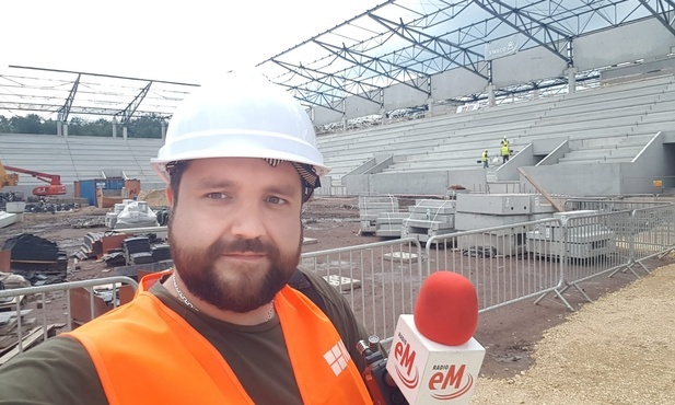 Katowice. Budowa stadionu GKS-u. Piłkarze mogą tu grać już wiosną przyszłego roku