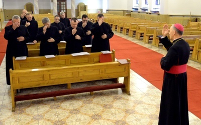 Błogosławieństwo ordynariusza radomskiego na nowe zadania w diecezji.