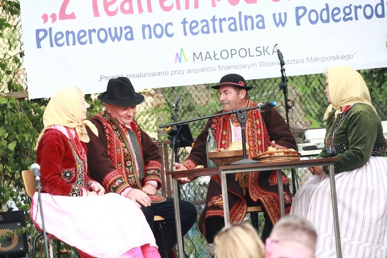 Wieczór teatralny w Podegrodziu