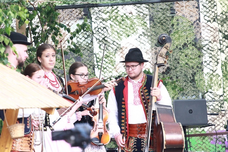 Wieczór teatralny w Podegrodziu