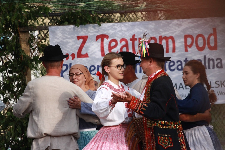 Wieczór teatralny w Podegrodziu