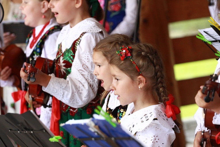 Festyn na budowę kościoła w Ochotnicy Dolnej