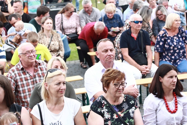 Festyn na budowę kościoła w Ochotnicy Dolnej