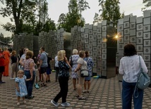 Do Buczy powraca życie kulturalne: pod patronatem ambasady RP odbył się koncert pamięci ofiar rosyjskich zbrodni