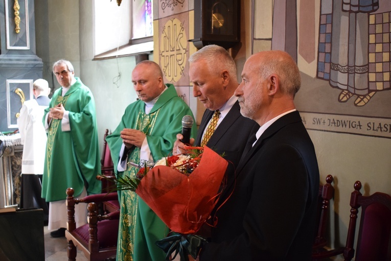 Wprowadzenie relikwii św. Ambrożego do kościoła w Jeżowem