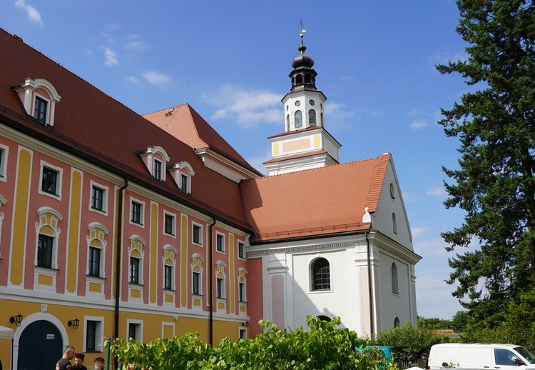 X Jubileuszowy Historyczny Jarmark Parafialny w Głębowicach pełen muzyki i smakołyków