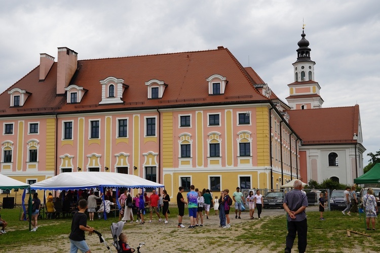 X Jubileuszowy Historyczny Jarmark Parafialny w Głębowicach pełen muzyki i smakołyków