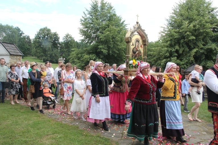 Nowy Sącz. Uroczystość ku czci świętych Piotra i Pawła w Parku Etnograficznym