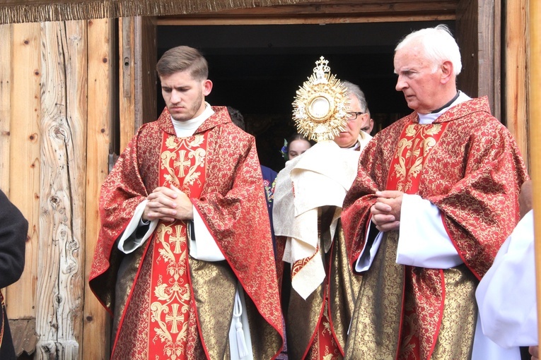 Nowy Sącz. Uroczystość ku czci świętych Piotra i Pawła w Parku Etnograficznym