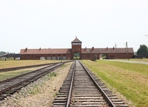 Muzeum Auschwitz nagrodziło wolontariuszy pomagających w miejscu pamięci