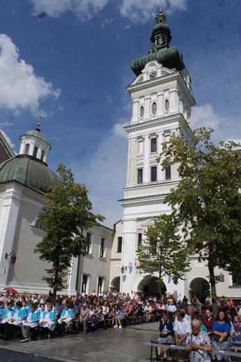 Odpust w Tuchowie - dzień 4: DSM, LSO i schole