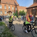 Na rower wsiadł nawet bp Paweł Socha