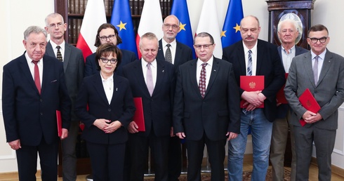 Marszałek Sejmu wręczyła akty powołań członkom Kolegium Instytutu Pamięci Narodowej.