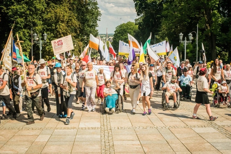 Trzy drogi do jednej Matki