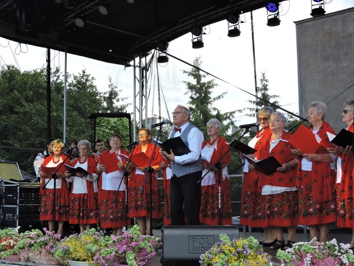 Biesiada u Apostołów w Żychlinie