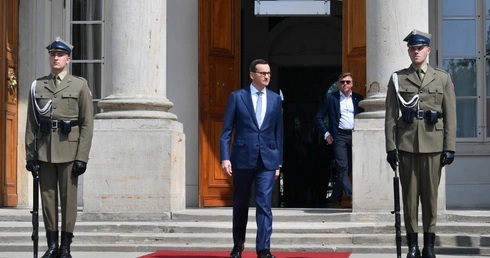 Premier Morawiecki oddał hołd pamięci ofiarom Rzezi Wołyńskiej w nieistniejącej wsi Ostrówki
