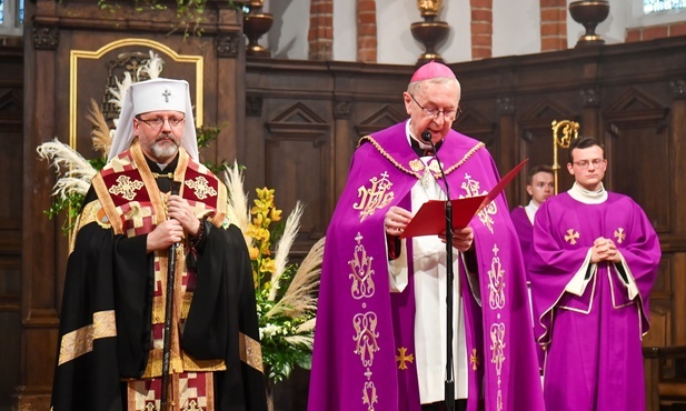 Abp Gądecki i abp Szewczuk: zapisujemy kolejne ważne karty w księdze pojednania