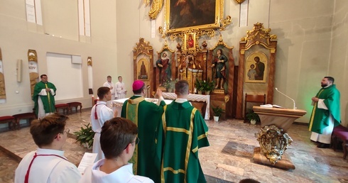 Rozbili obóz w Domu