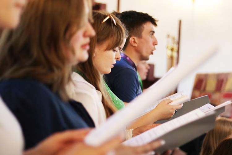 Stypendyści swój dzień rozpoczęli od Mszy św. w kościele patrona Zielonej Góry