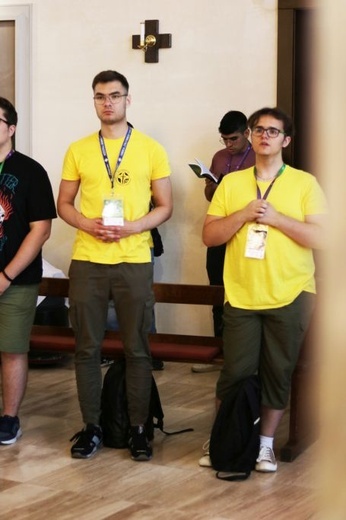 Stypendyści swój dzień rozpoczęli od Mszy św. w kościele patrona Zielonej Góry