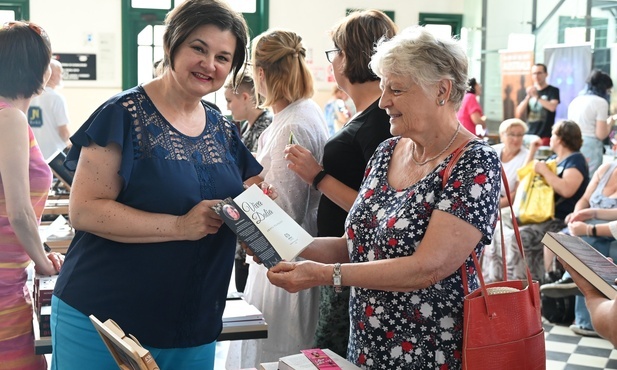 Ruda Śląska. Sami napisali i wydali swoje książki. Wydawcy niezależni w bibliotece