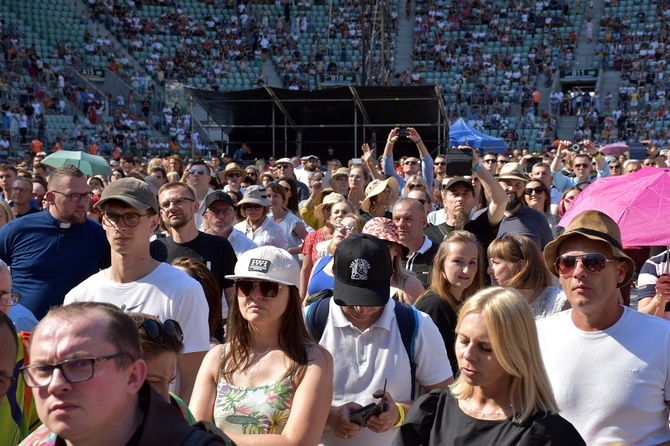 Uwielbienie "ChwałaMU" na stadionie Tarczyński Arena - cz. 1