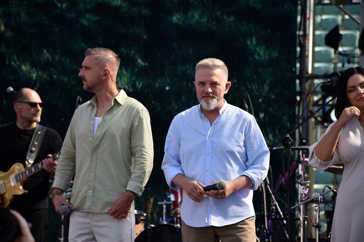 Uwielbienie "ChwałaMU" na stadionie Tarczyński Arena - cz. 1