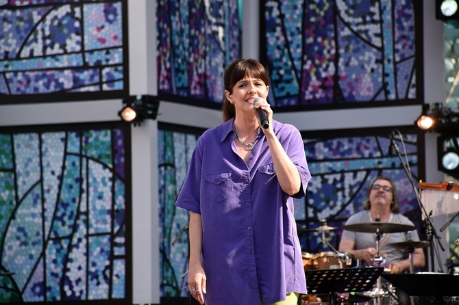 Uwielbienie "ChwałaMU" na stadionie Tarczyński Arena - cz. 1