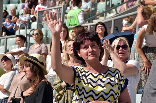 Uwielbienie "ChwałaMU" na stadionie Tarczyński Arena - cz. 1