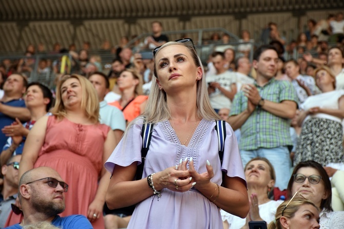 Uwielbienie "ChwałaMU" na stadionie Tarczyński Arena - cz. 1