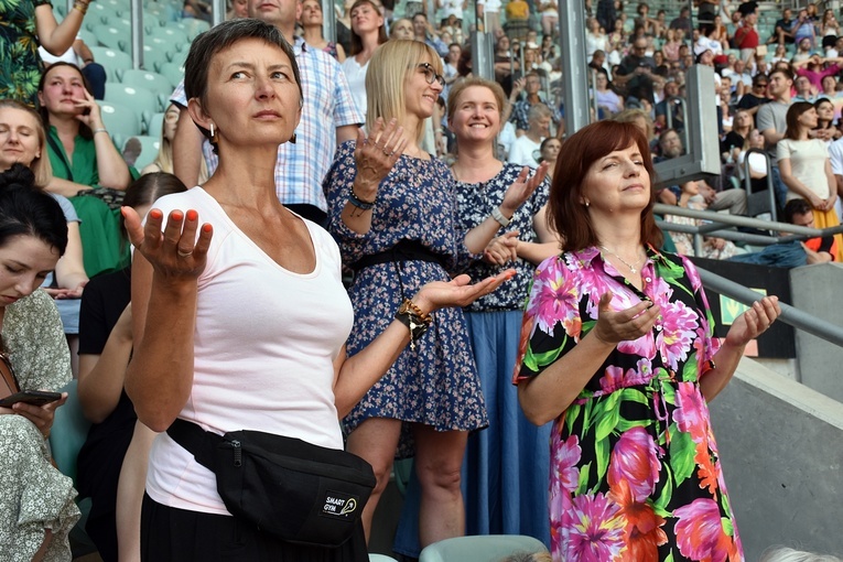Uwielbienie "ChwałaMU" na stadionie Tarczyński Arena - cz. 1