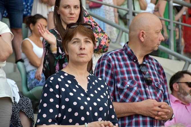 Uwielbienie "ChwałaMU" na stadionie Tarczyński Arena - cz. 1