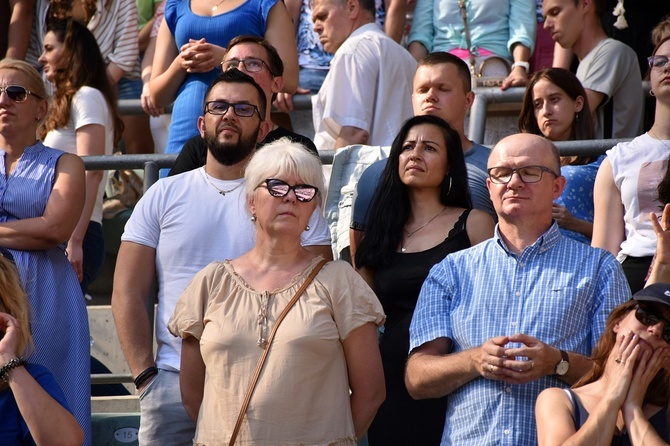 Uwielbienie "ChwałaMU" na stadionie Tarczyński Arena - cz. 1