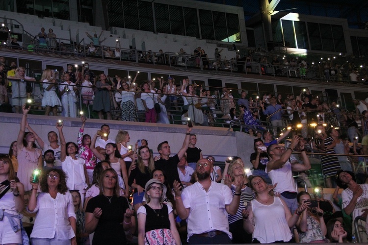 Uwielbienie "ChwałaMU" na stadionie Tarczyński Arena - cz. 2