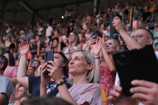 Uwielbienie "ChwałaMU" na stadionie Tarczyński Arena - cz. 2