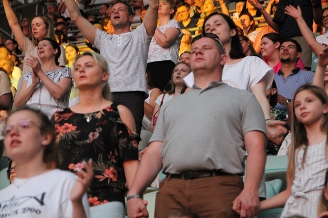 Uwielbienie "ChwałaMU" na stadionie Tarczyński Arena - cz. 2