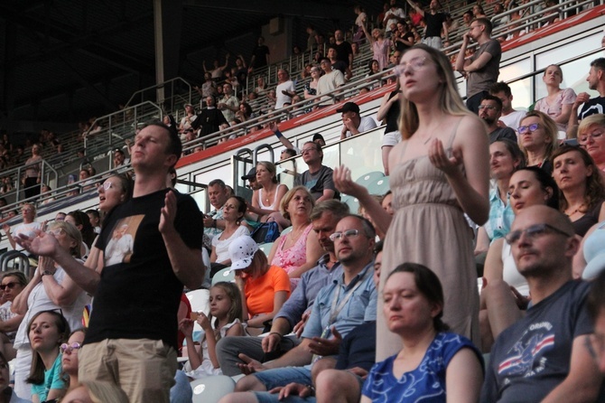 Uwielbienie "ChwałaMU" na stadionie Tarczyński Arena - cz. 2