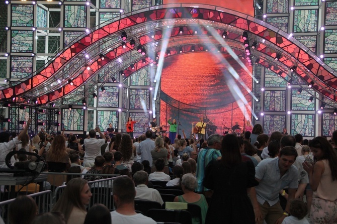 Uwielbienie "ChwałaMU" na stadionie Tarczyński Arena - cz. 2