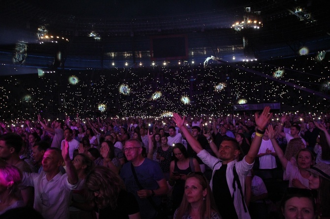 Uwielbienie "ChwałaMU" na stadionie Tarczyński Arena - cz. 2