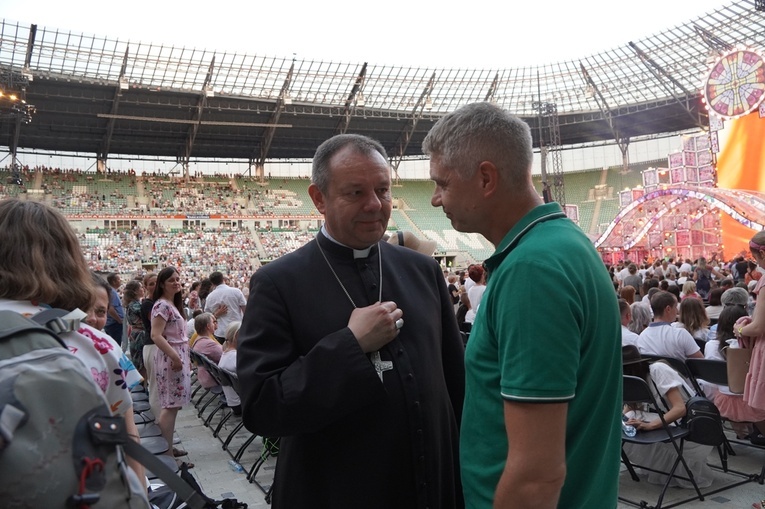 Uwielbienie "Chwała MU" na stadionie Tarczyński Arena - cz. 3