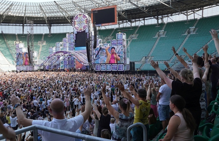 Uwielbienie "Chwała MU" na stadionie Tarczyński Arena - cz. 3