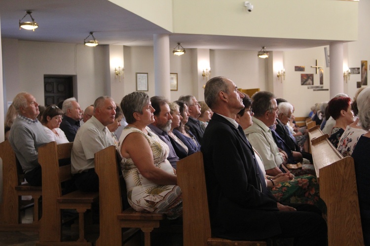 Stara Wieś. Wprowadzenie relikwii św. Matki Teresy z Kalkuty