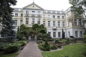 Archidiecezja warszawska rozpoczęła dochodzenie w sprawie działalności księży Łukasza Kadzińskiego i Jacka Gomulskiego